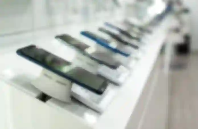 Smartphone Shipments Drop by a Record High of 22% in 3Q26